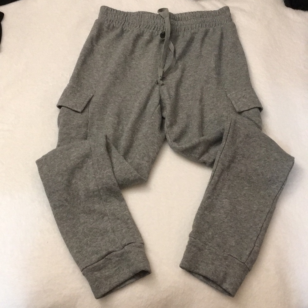 Cute gray sweatpant joggers. Size Small